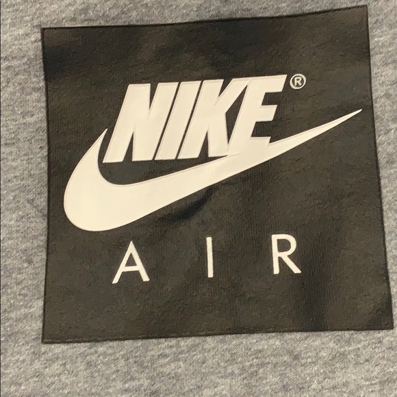 Nike Sportswear Crewneck. - Picture 2 of 5
